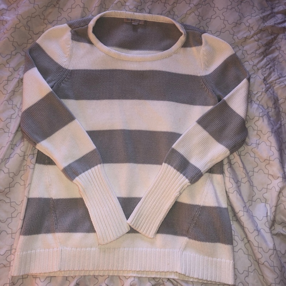 Gap sweater